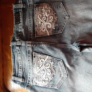 2 pairs of witer heart jeans